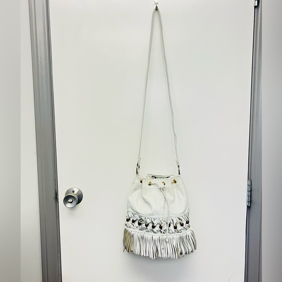 Retro White Leather Fringe Drawstring Crossbody Bag - Picture 2 of 8